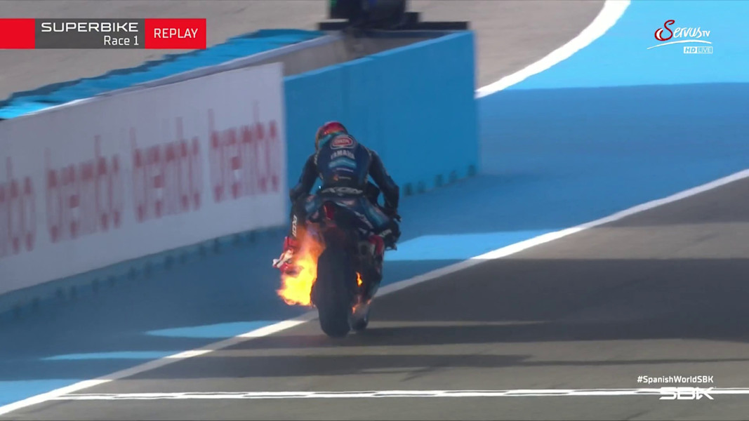 Yamaha geht in Flammen auf