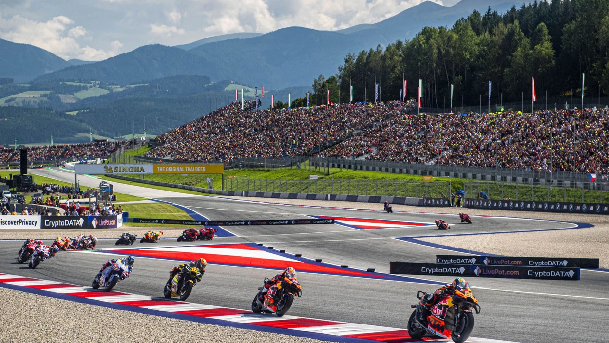 Gewinne 2x1 KTM BOX inklusive Tickets für die MotoGP Österreich am Spielberg!