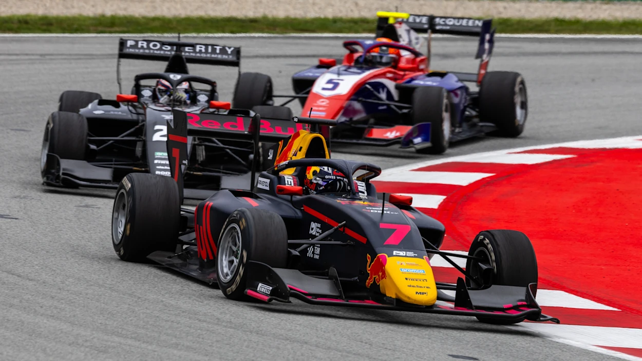 Formel 3 2025: Alle Live-Rennen bei ServusTV und ServusTV On