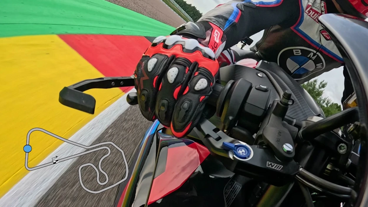 Tracklap: Onboard mit Alex Hofmann auf dem Sachsenring