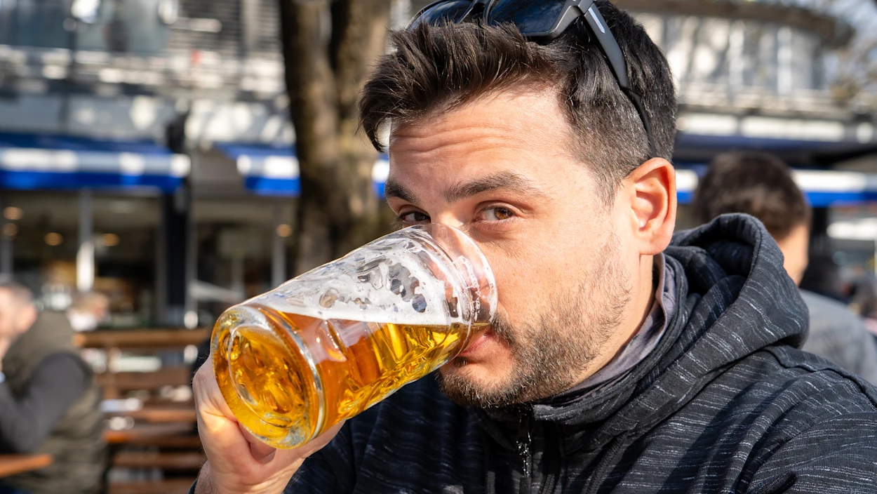 Bierkonsum sinkt: Rückgang beim Verkauf von Dosen und Flaschen