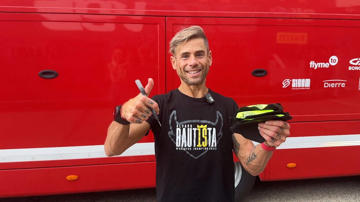 Gewinnspiel: Original getragene & signierte Slider von Alvaro Bautista