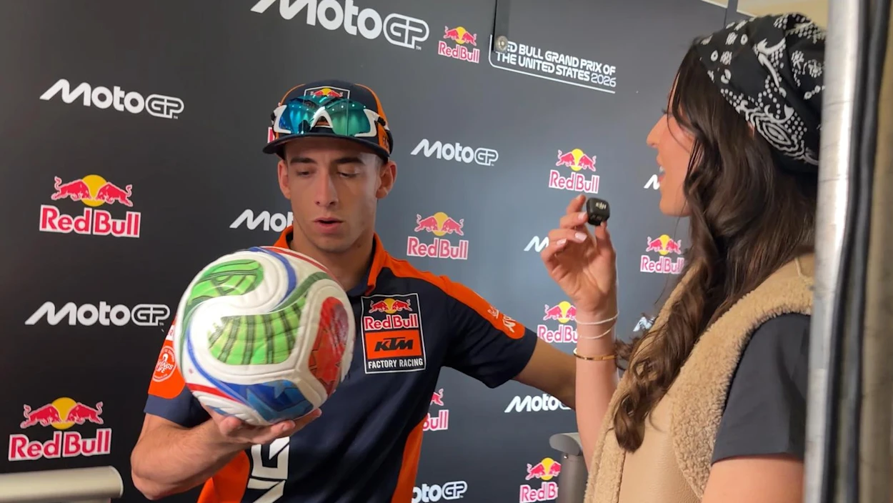 Gewinnspiel: Signierter WM-Ball der MotoGP-Stars