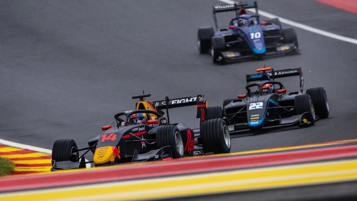 Formel 3 2024: Alle Live-Rennen bei ServusTV und ServusTV On