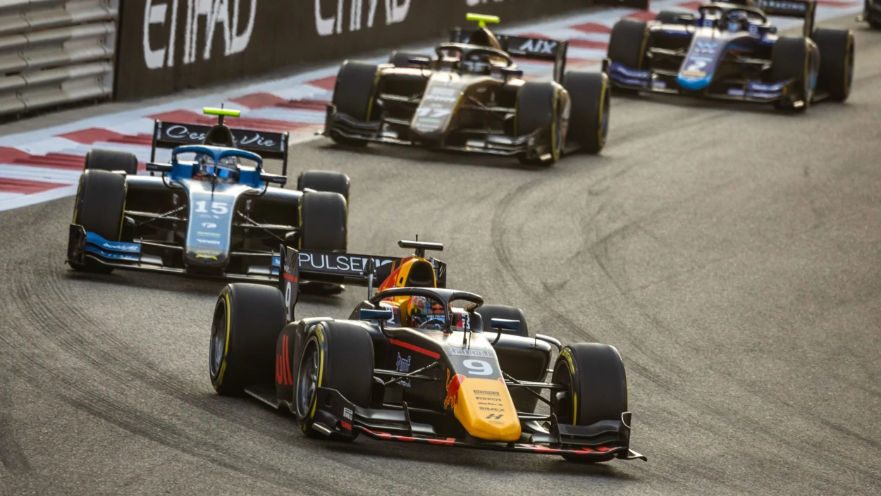 Formel 2 2024: Alle Live-Rennen bei ServusTV und ServusTV On