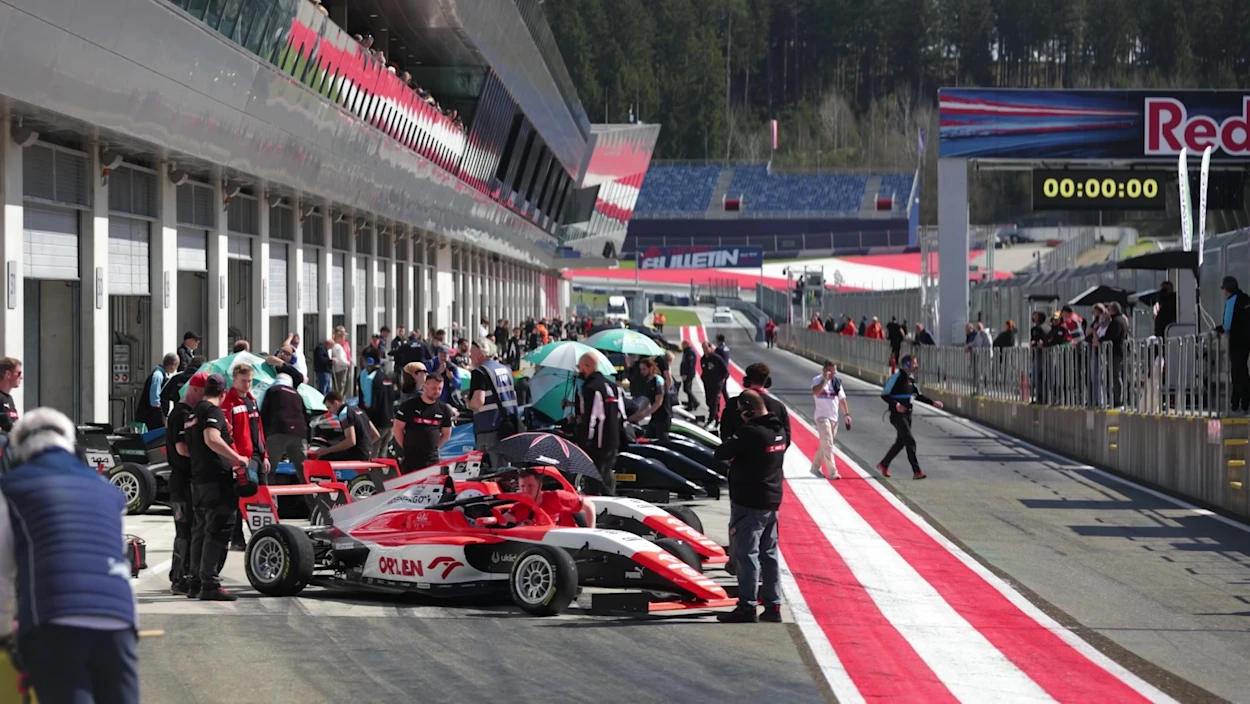 RACE ACADEMY – A True Motorsport Story